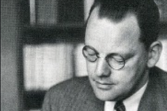 Menno ter Braak achter bureau