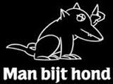 man-bijt-hond